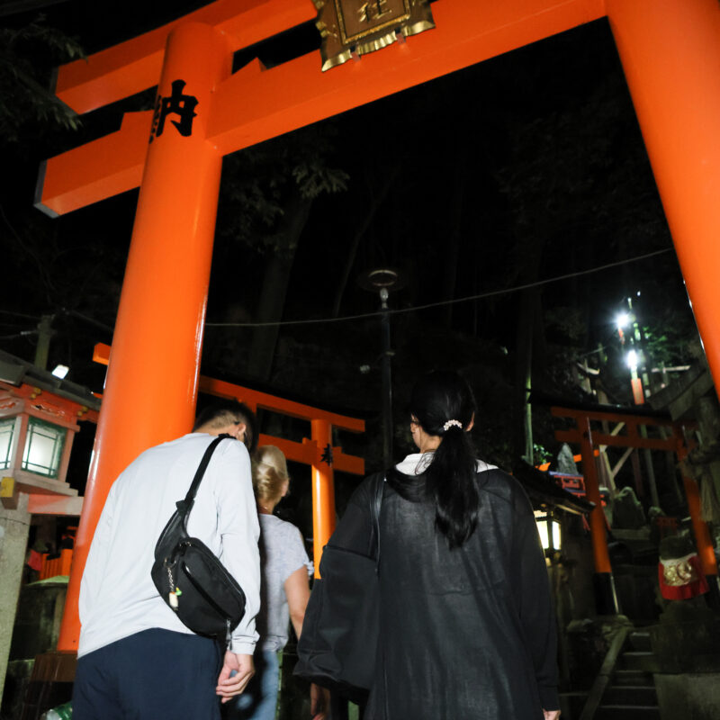 伏見稲荷大社完全制覇ナイトツアー「絶景・神秘・荘厳」の稲荷山の世界