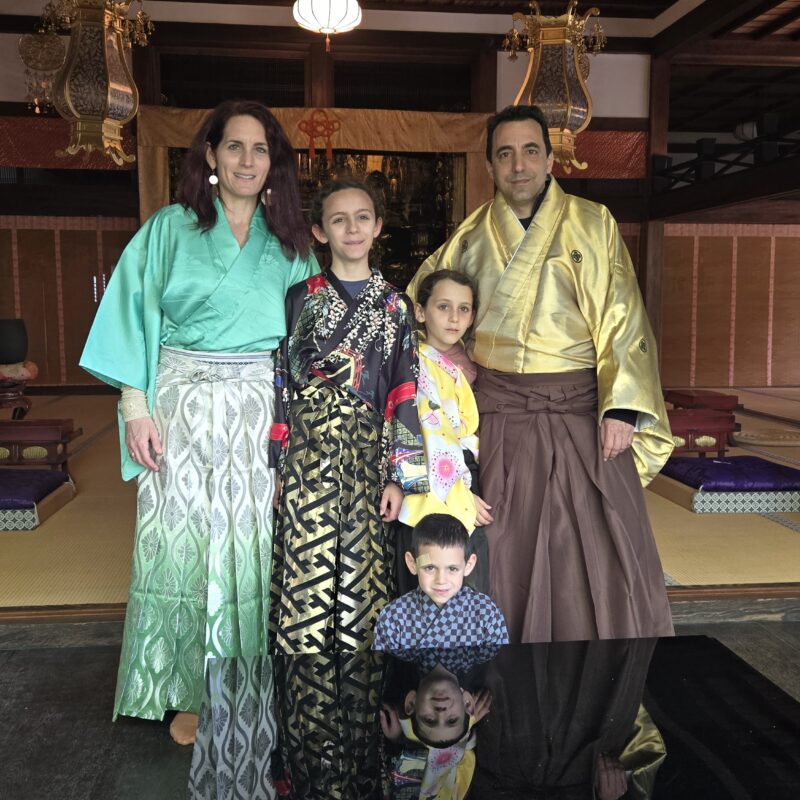 織田信長の一番の定宿「妙覚寺」で  プロの殺陣俳優が指導する侍体験