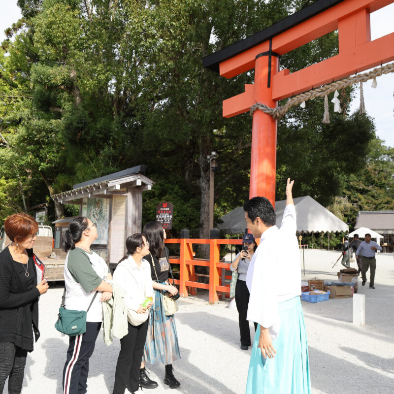 世界遺産「上賀茂神社」神職と巡るVIP対応ルート　特別参拝と内覧ツアー