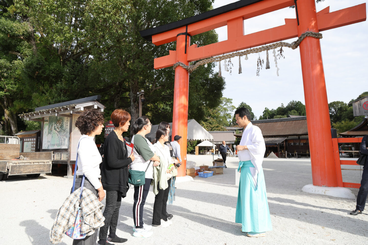 世界遺産「上賀茂神社」神職と巡るVIP対応ルート　特別参拝と内覧ツアー