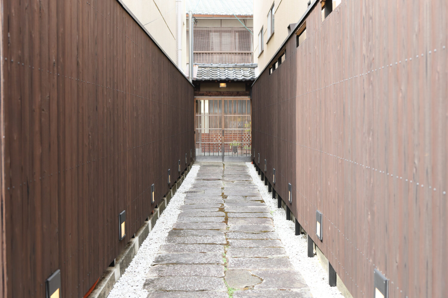 創業1690年西陣織「六文字屋」景観重要建造物の京町家見学と伝統体験ツアー