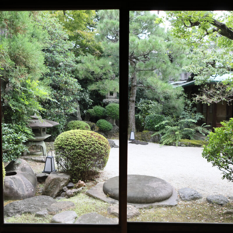 創業1690年西陣織「六文字屋」景観重要建造物の京町家見学と伝統体験ツアー