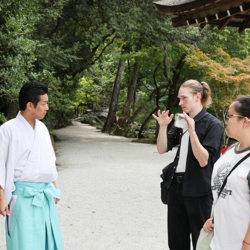 世界遺産「上賀茂神社」神職と巡るVIP対応ルート　特別参拝と内覧ツアー