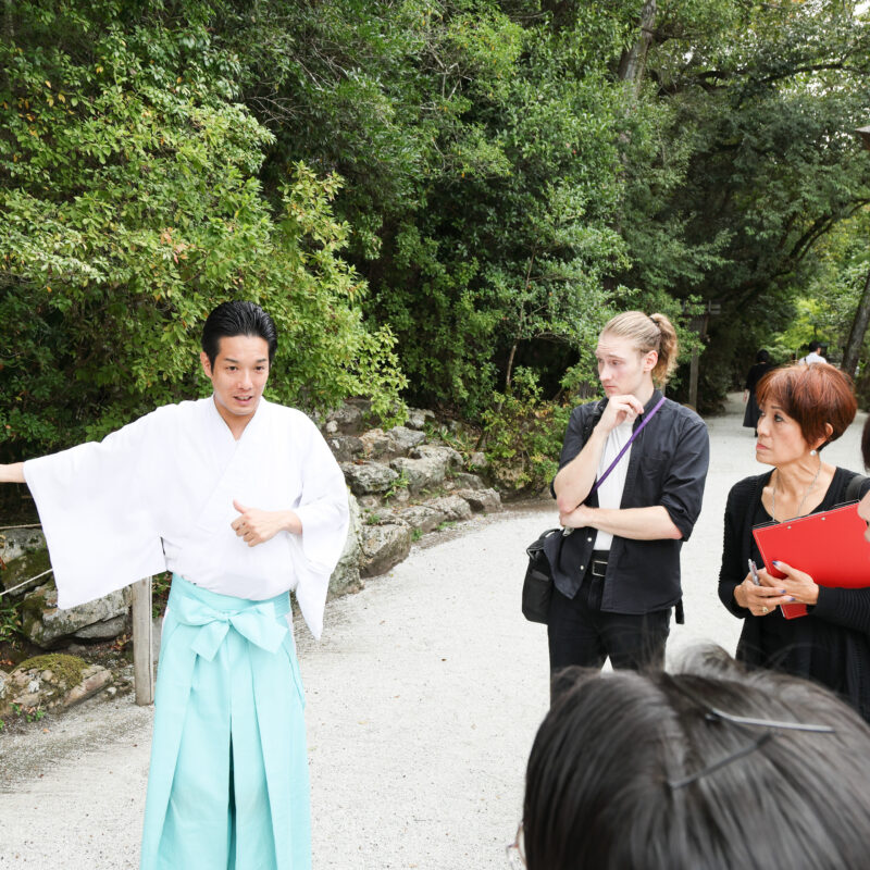 世界遺産「上賀茂神社」神職と巡るVIP対応ルート　特別参拝と内覧ツアー