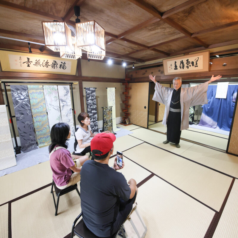 創業1690年西陣織「六文字屋」景観重要建造物の京町家見学と伝統体験ツアー