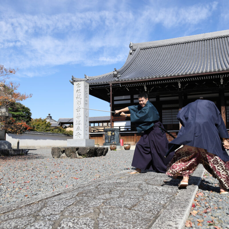 織田信長の一番の定宿「妙覚寺」での本で唯一の体験　プロ殺陣師が教えるチャンバラ体験