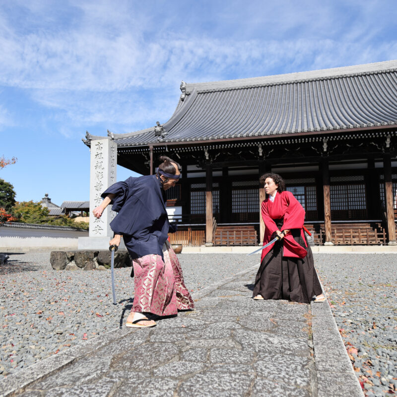 織田信長の一番の定宿「妙覚寺」での本で唯一の体験　プロ殺陣師が教えるチャンバラ体験