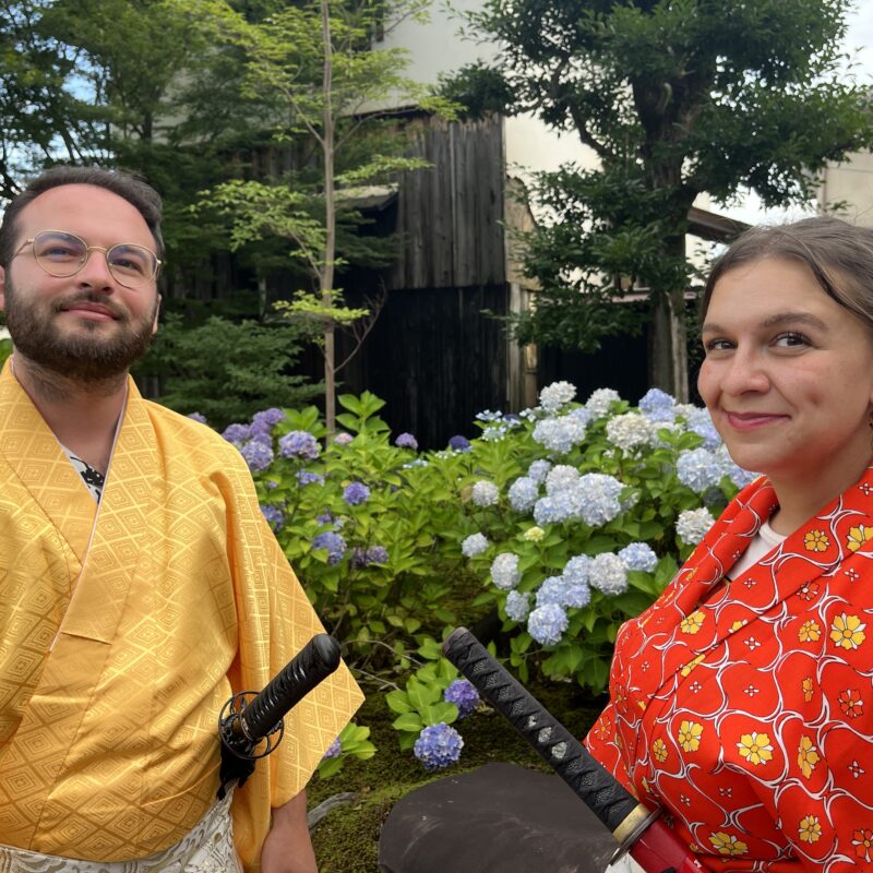 織田信長の一番の定宿「妙覚寺」で  プロの殺陣俳優が指導する侍体験