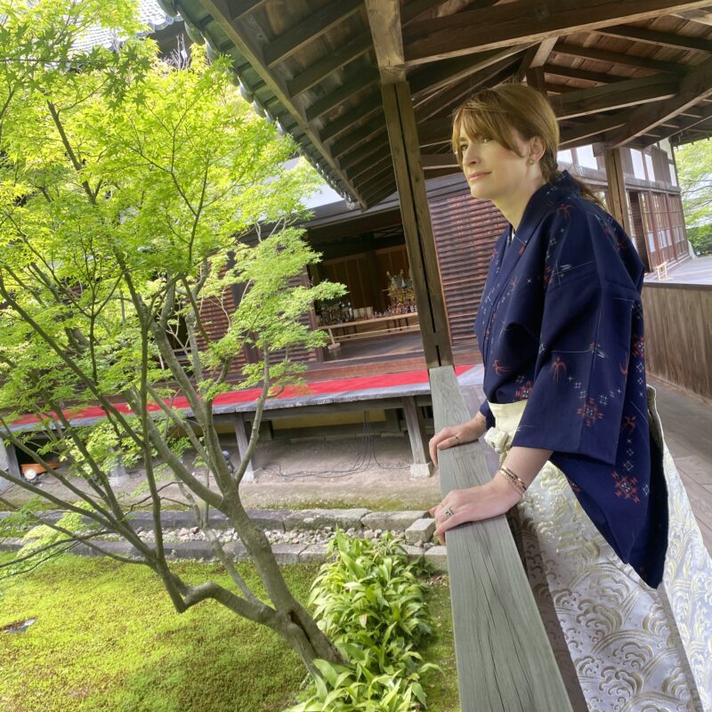 織田信長の一番の定宿「妙覚寺」で  プロの殺陣俳優が指導する侍体験