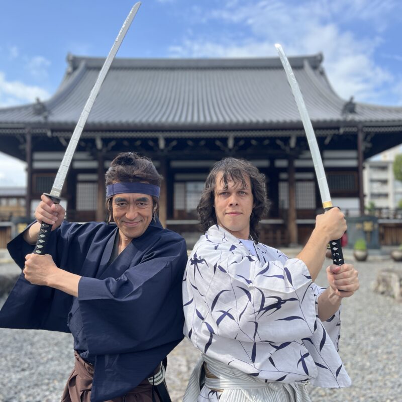 織田信長の一番の定宿「妙覚寺」で  プロの殺陣俳優が指導する侍体験