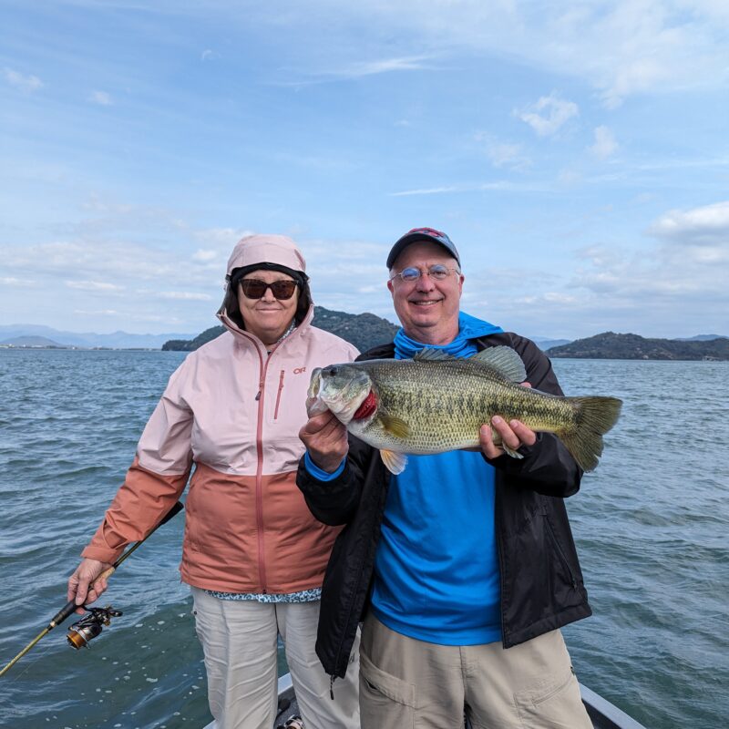 琵琶湖 ボートチャーター＆ガイド 世界記録の湖でバス釣りと希少な湖上観光(ビッグフィッシングコース、釣り&観光体験コース)