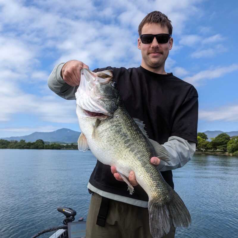 琵琶湖 ボートチャーター＆ガイド 世界記録の湖でバス釣りと希少な湖上観光(ビッグフィッシングコース、釣り&観光体験コース)