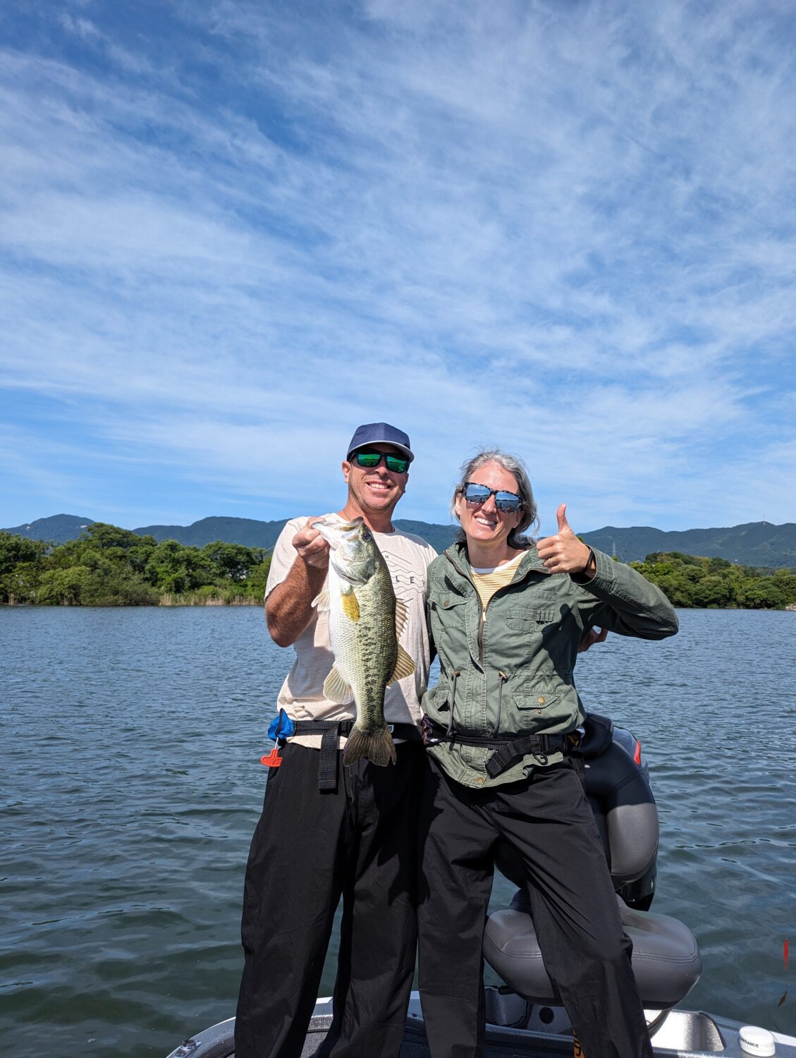 琵琶湖 ボートチャーター＆ガイド 世界記録の湖でバス釣りと希少な湖上観光(ビッグフィッシングコース、釣り&観光体験コース)