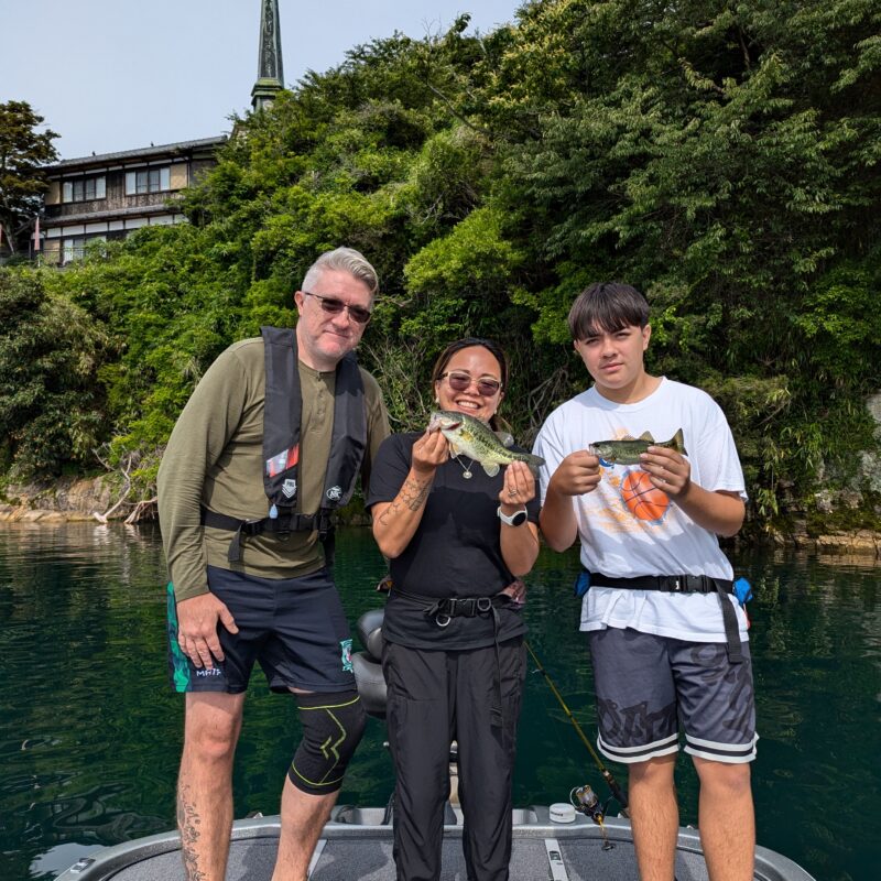 琵琶湖 ボートチャーター＆ガイド 世界記録の湖でバス釣りと希少な湖上観光(ビッグフィッシングコース、釣り&観光体験コース)