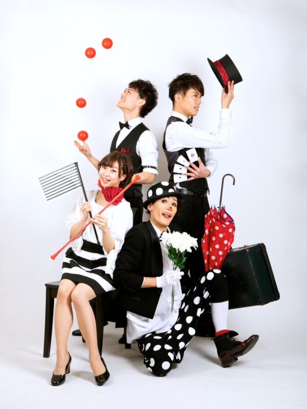 Magic, juggling, dance... A non-verbal show that stimulates the senses with a variety of performances at "ratio"