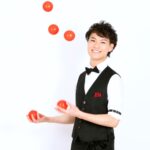 Magic, juggling, dance... A non-verbal show that stimulates the senses with a variety of performances at "ratio"